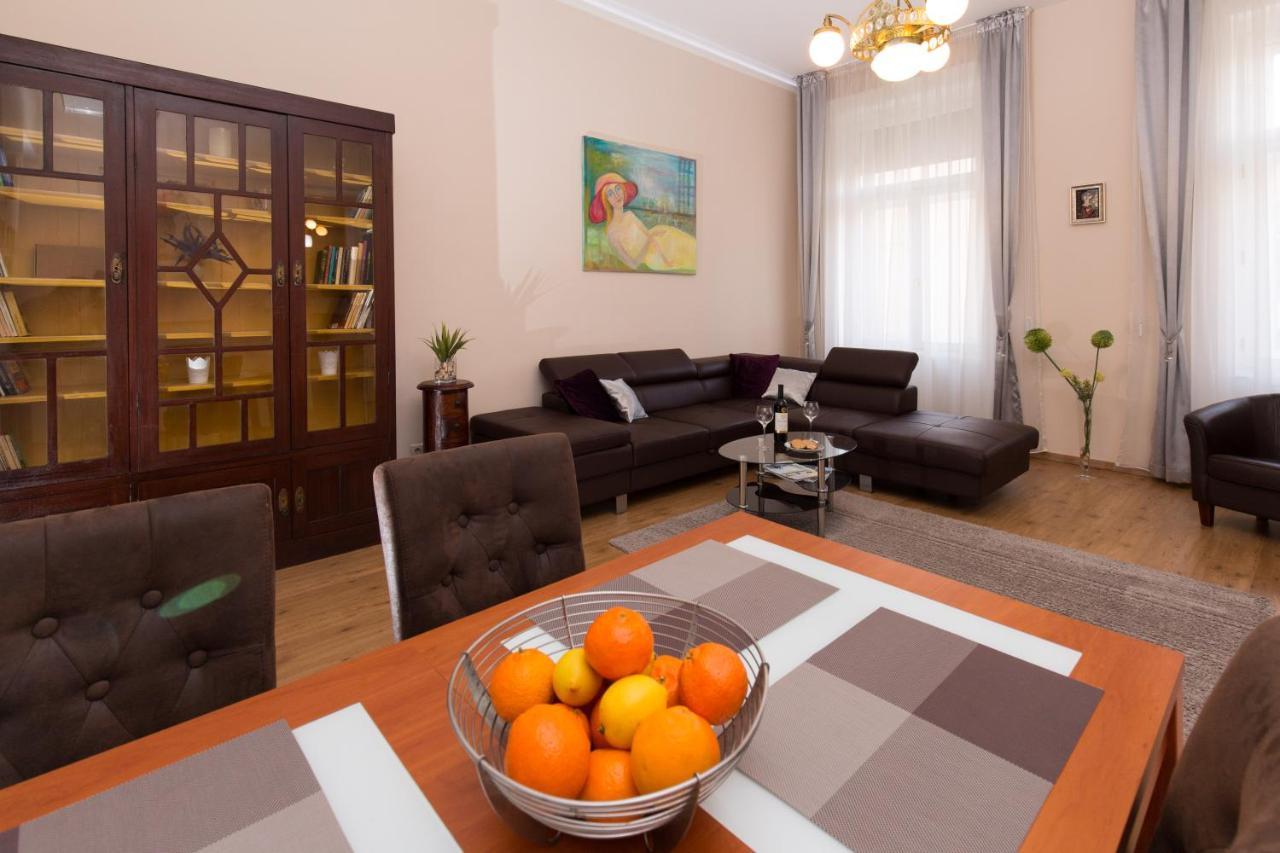 Elegant Apartment With Buda Castle View Budapeste Exterior foto