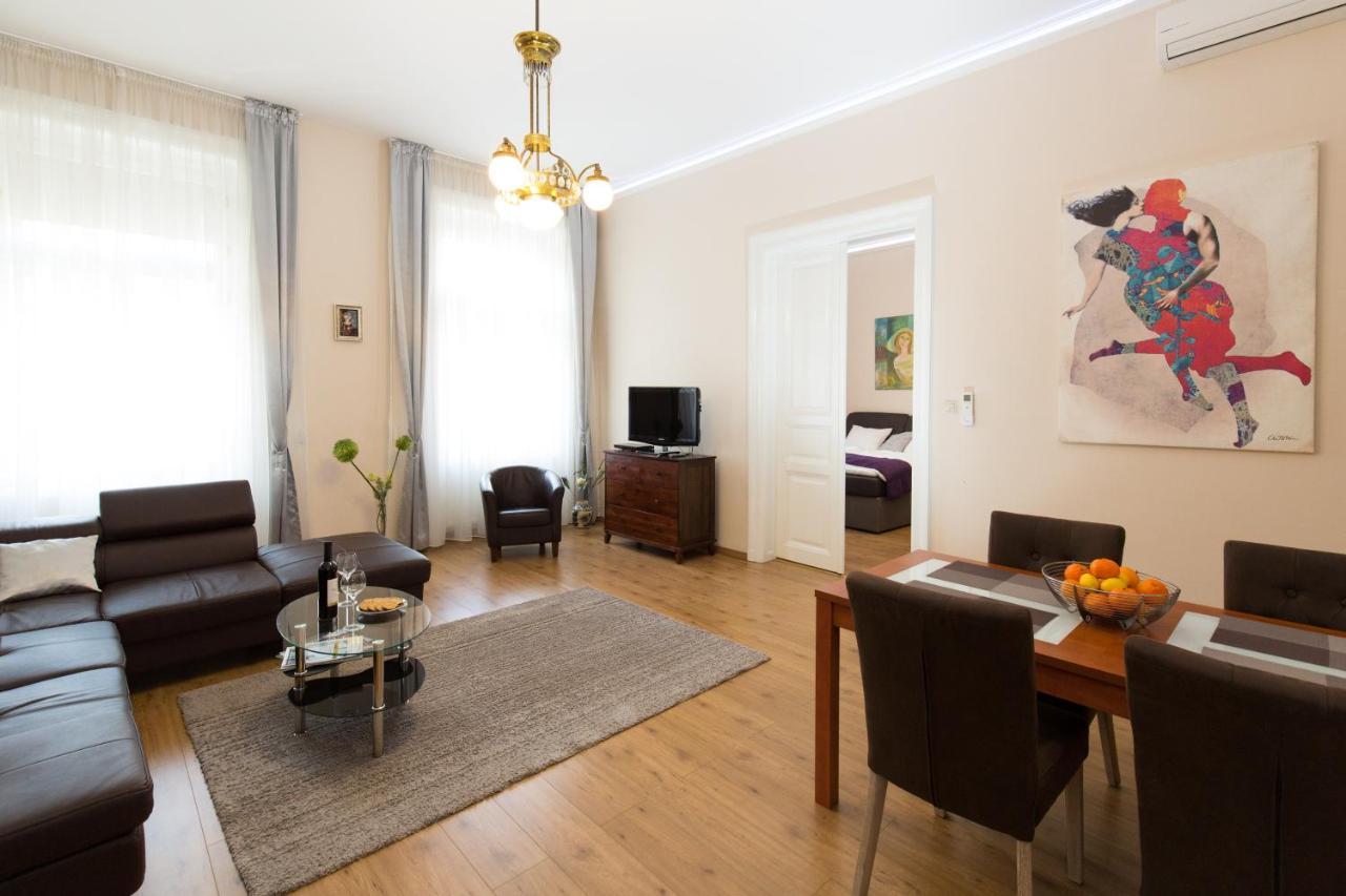 Elegant Apartment With Buda Castle View Budapeste Exterior foto