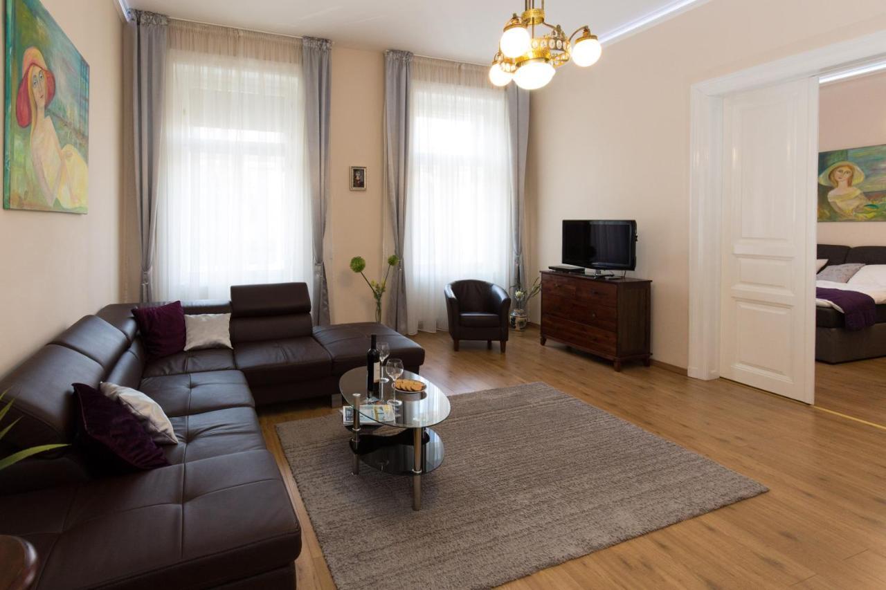 Elegant Apartment With Buda Castle View Budapeste Exterior foto