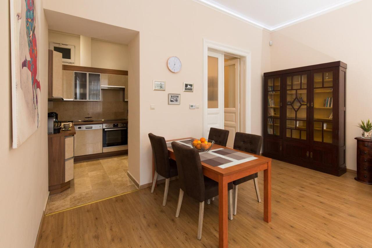 Elegant Apartment With Buda Castle View Budapeste Exterior foto
