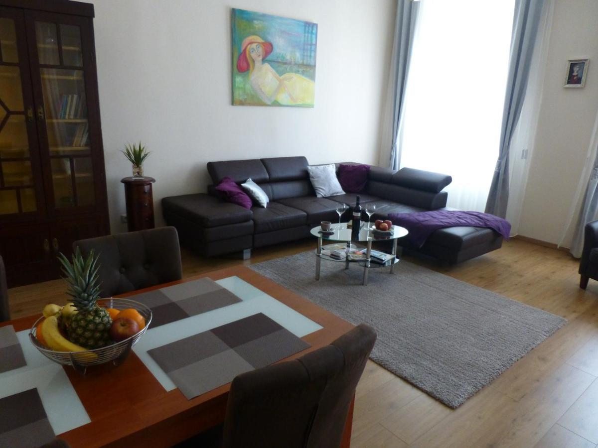 Elegant Apartment With Buda Castle View Budapeste Exterior foto