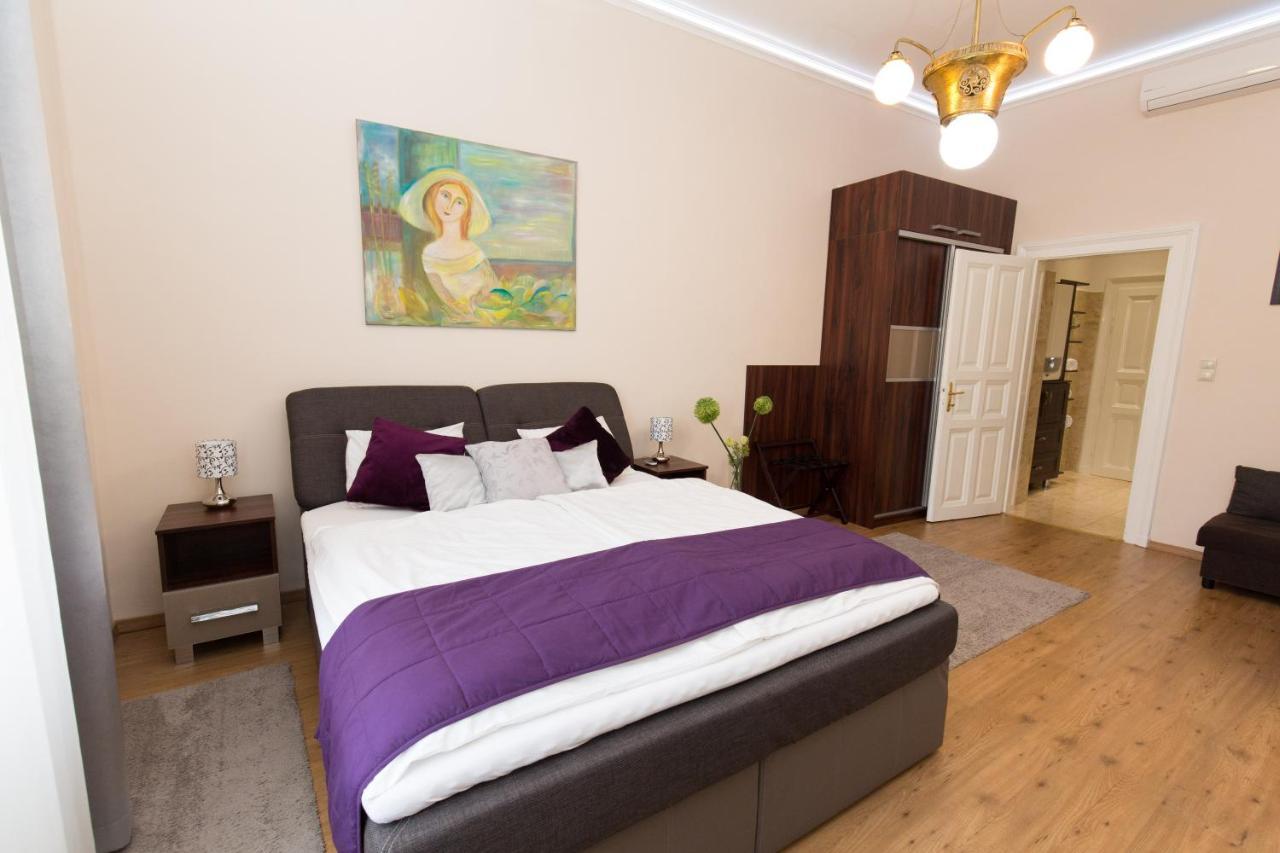 Elegant Apartment With Buda Castle View Budapeste Exterior foto